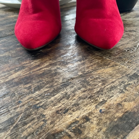 Red Jessica Simpson heels.8. - Picture 5 of 9